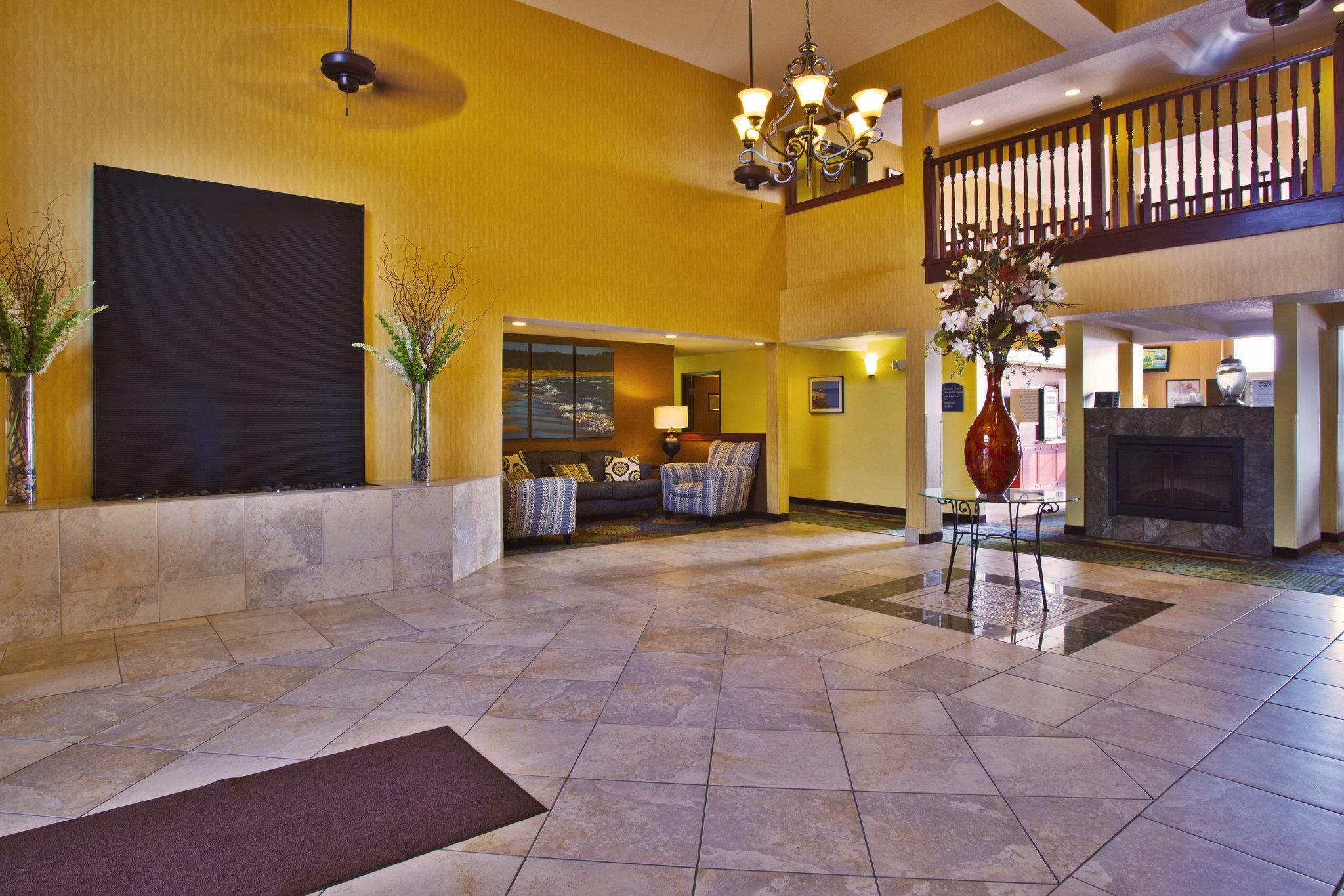 Holiday Inn Express Hotel & Suites Petoskey By Ihg Exterior foto