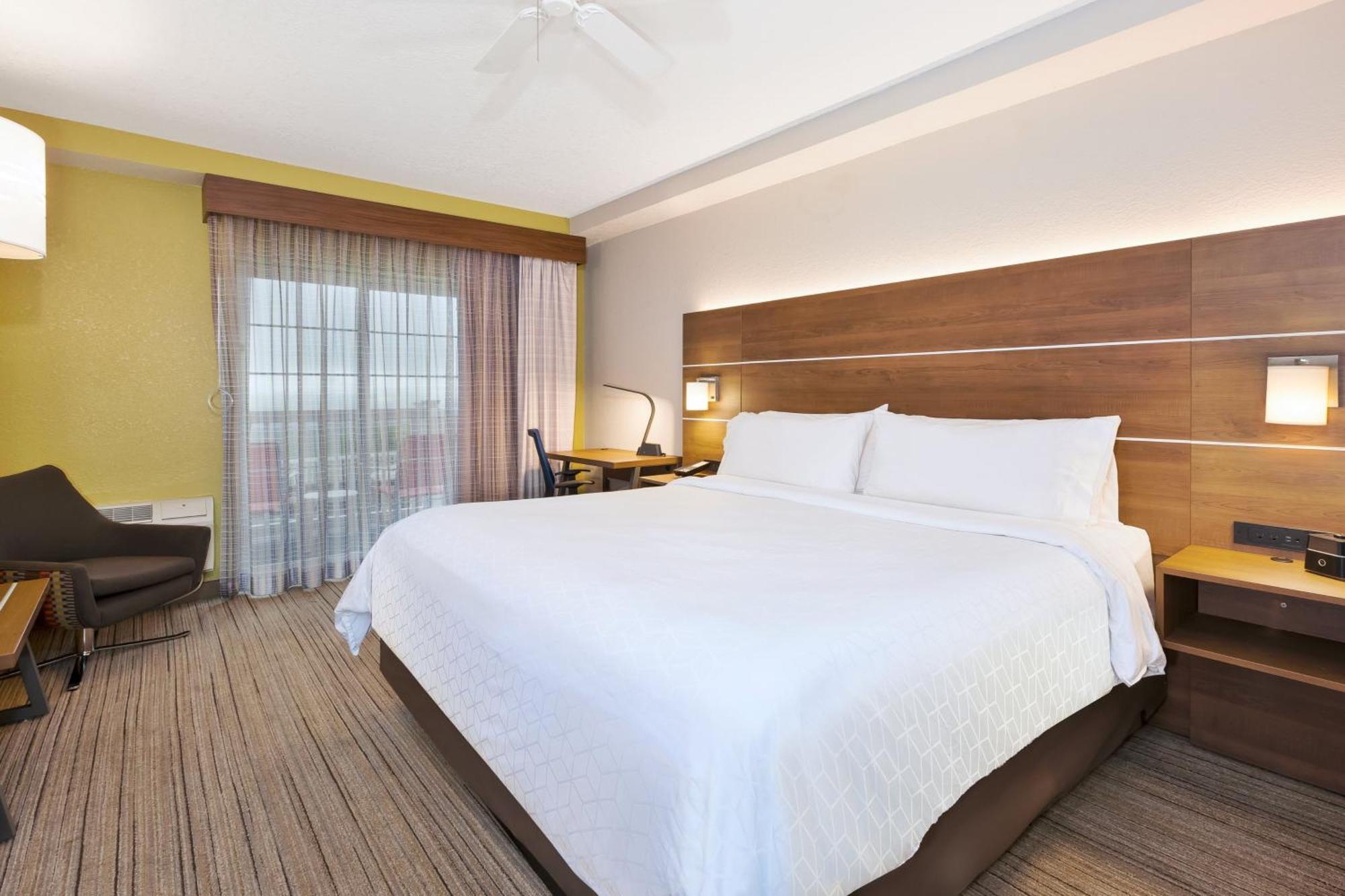 Holiday Inn Express Hotel & Suites Petoskey By Ihg Exterior foto